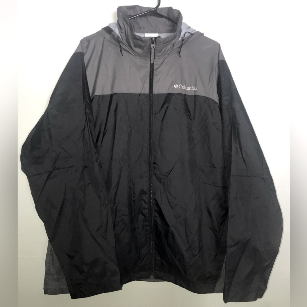 Men’s Columbia Black and Gray Large Rain Coat